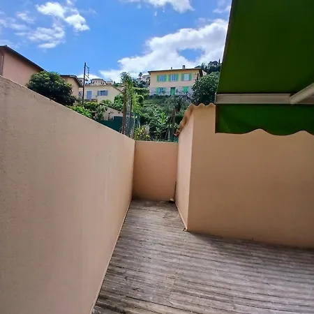 3p Large Terrace *